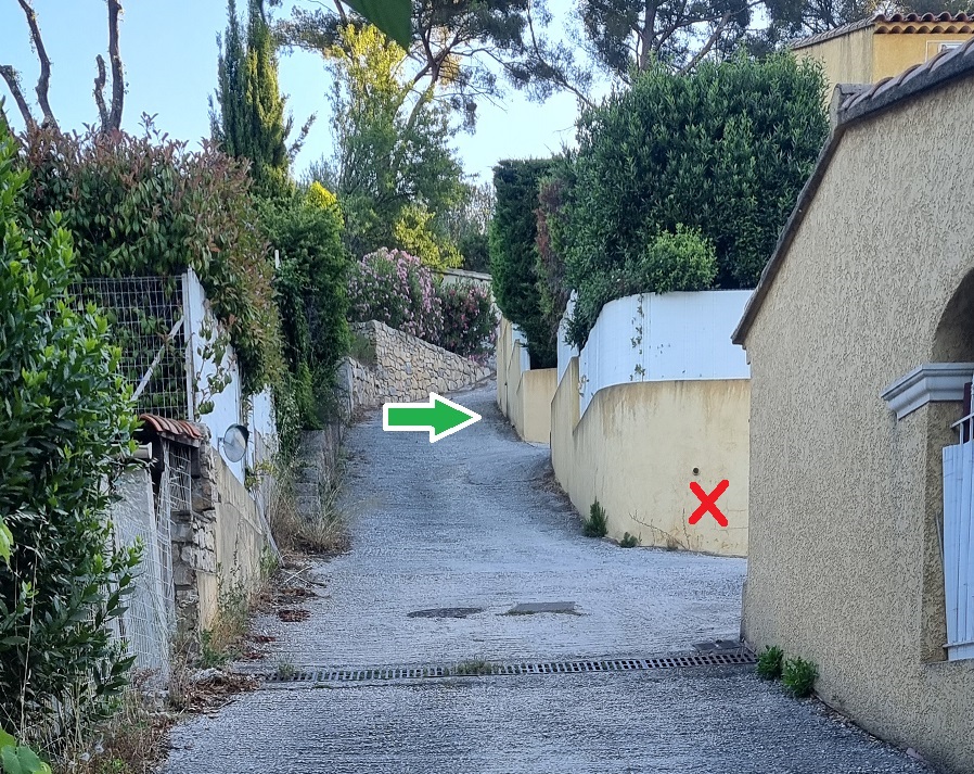 Seconde entrée à droite