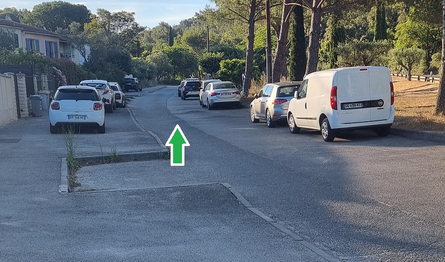 Chemin vers le parking